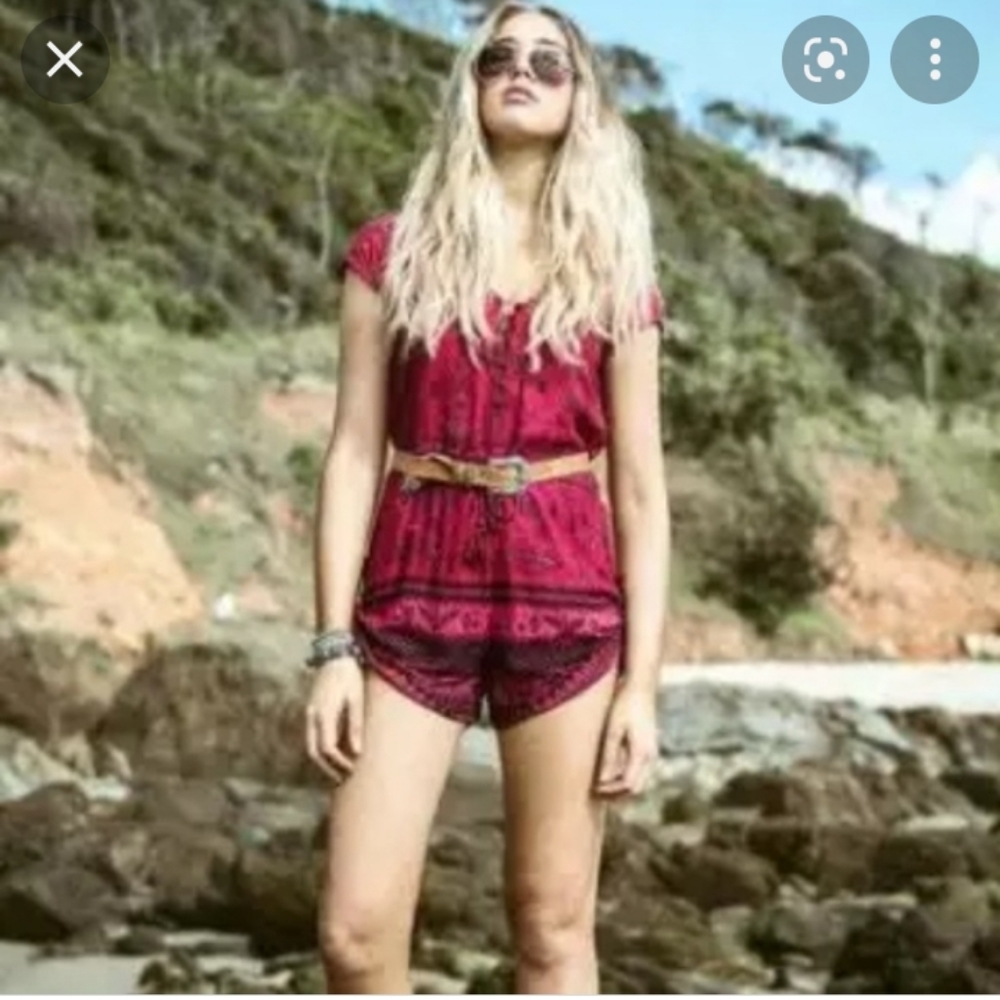 Spell and the Gypsy Playsuit size large magenta  EUC